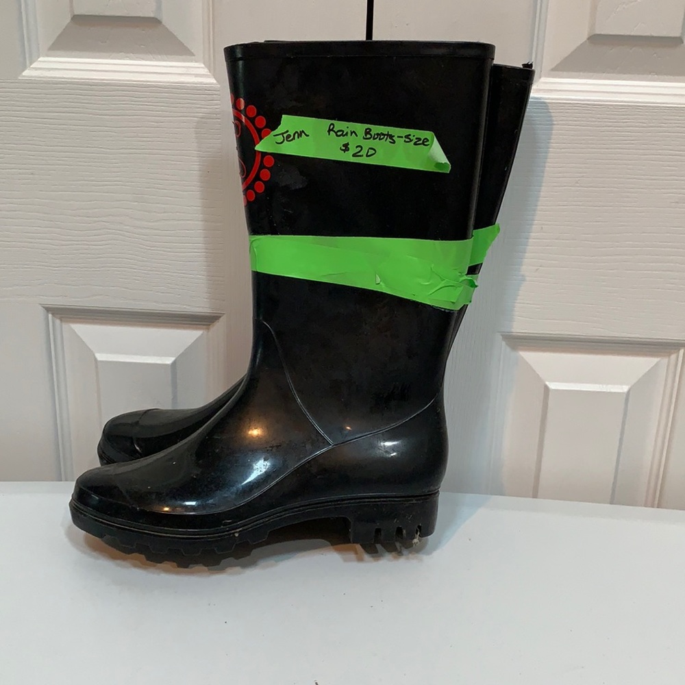 Size 7 rain boots